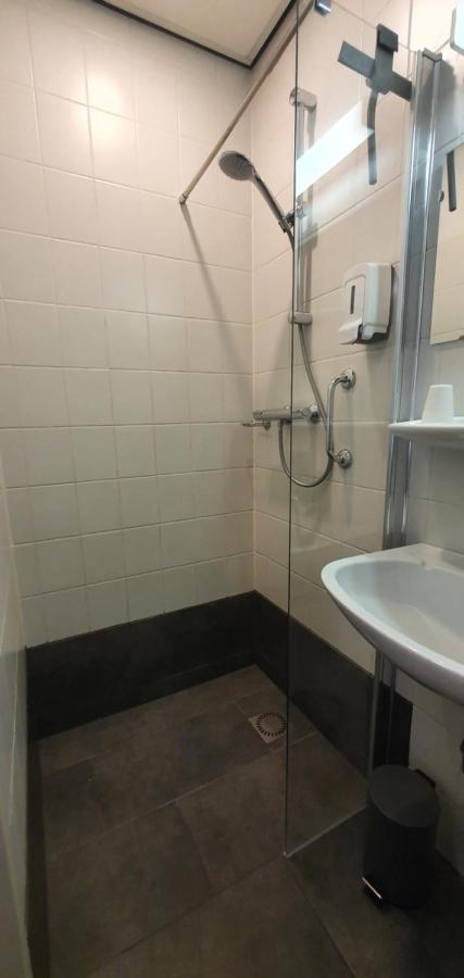 Hotel De Zwaan Schoondijke Ngoại thất bức ảnh